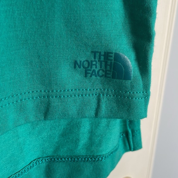 Women’s North Face tank top - Picture 2 of 3